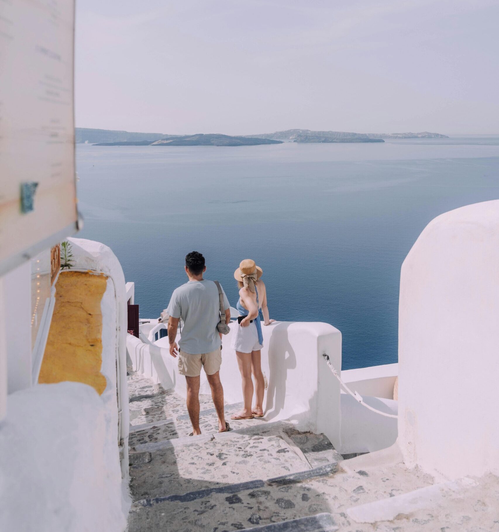 Santorini Honeymoon: Discover the Top 10 Romantic Escapes