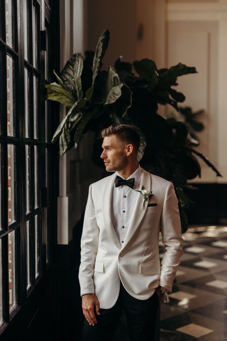 Groom’s Guide to Wedding Day Grooming: Trends and Tips for 2024